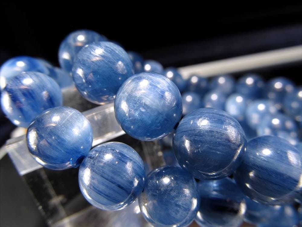 カイヤナイトブレス