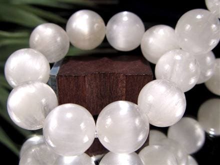 ホワイトラビットヘアルチルクォーツ ブレスレット サゲニティック クォーツ キャッツアイ効果 ホワイトルチル