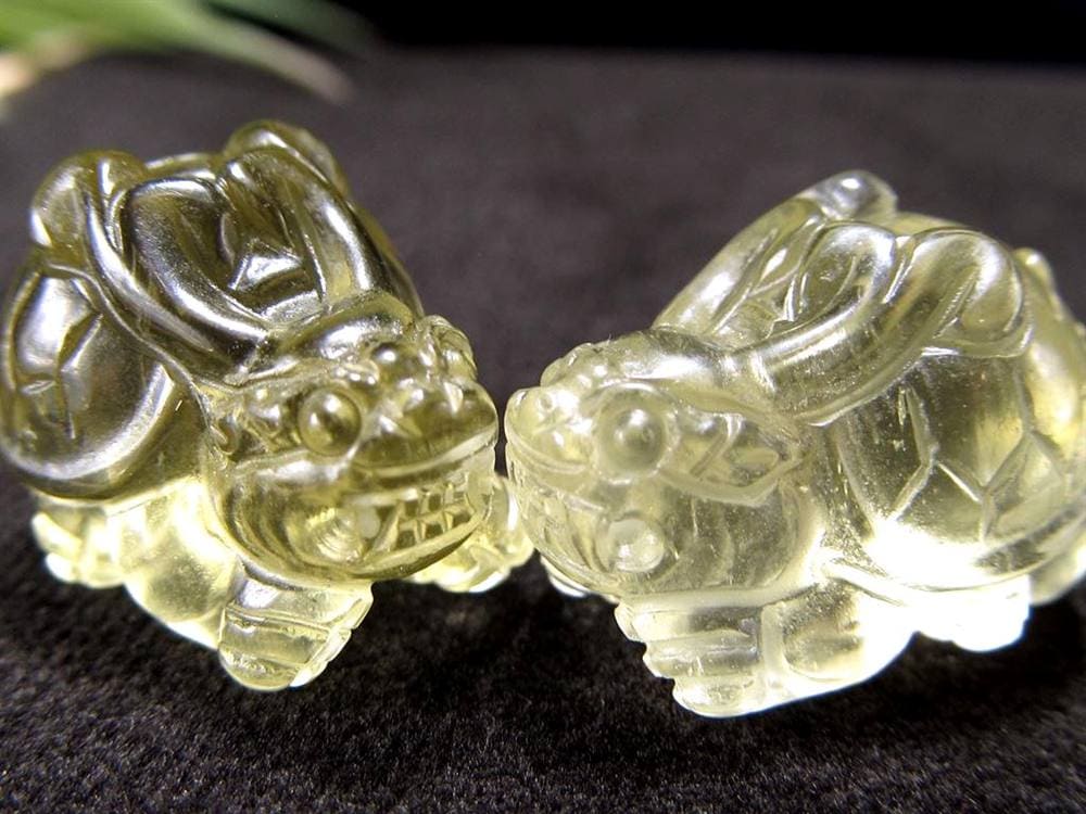 リビアングラス 龍亀 ロングイ 彫刻 置物