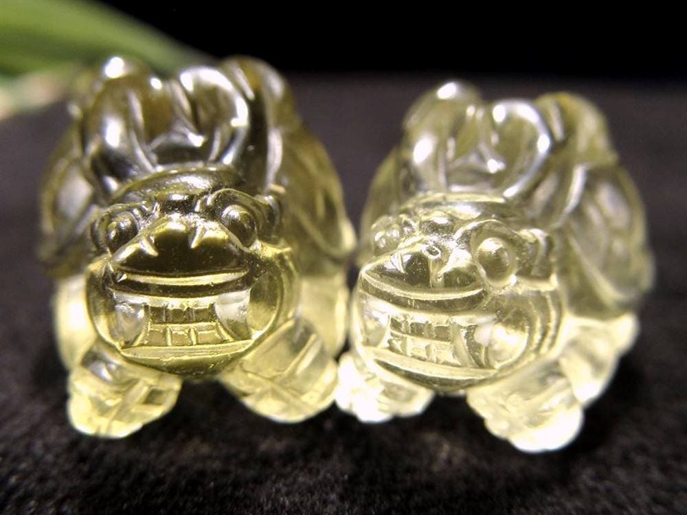 リビアングラス 龍亀 ロングイ 彫刻 置物