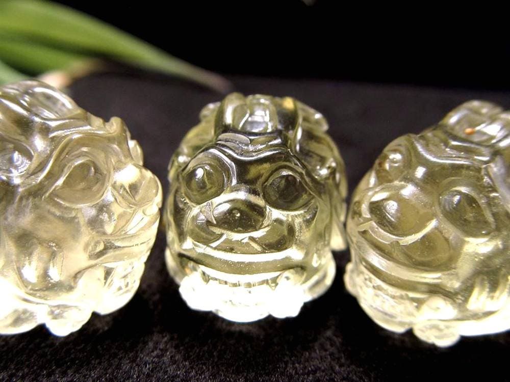リビアングラス 龍亀 ロングイ 彫刻 置物