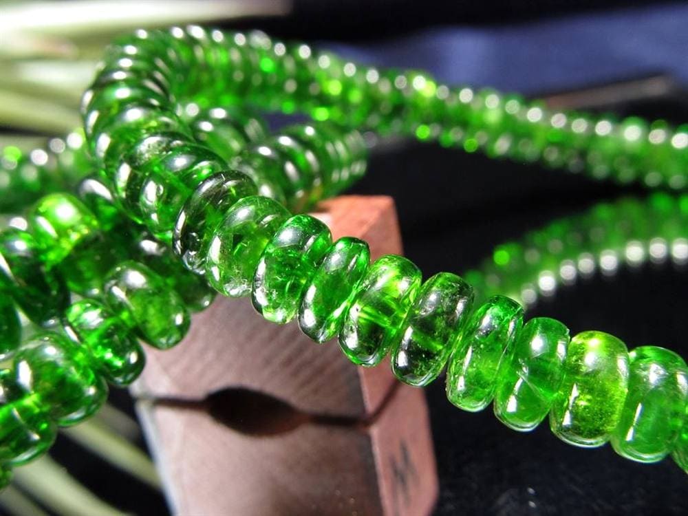 クロムダイオプサイト 緑色透輝石 ボタン ブレスレット