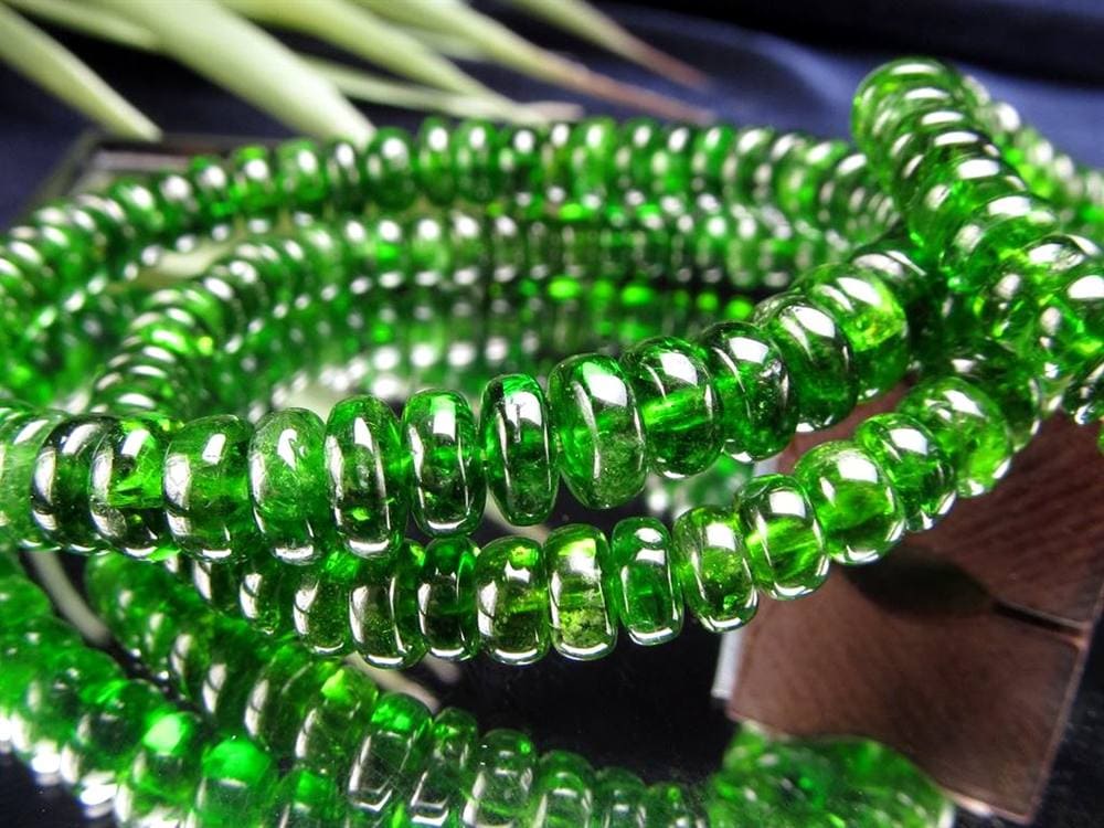 クロムダイオプサイト 緑色透輝石 ボタン ブレスレット