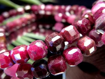 ルビー キューブカット 7月の誕生石 ルビーブレスレット