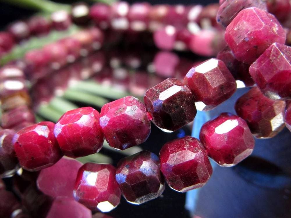 ルビー キューブカット 7月の誕生石 ルビーブレスレット