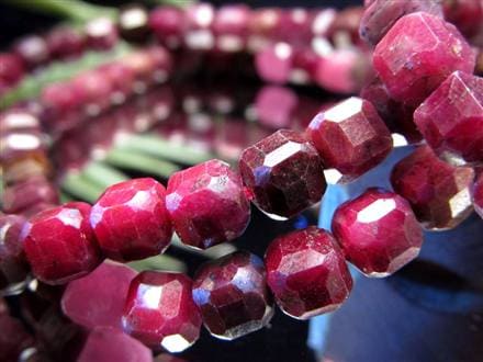 ルビー キューブカット 7月の誕生石 ルビーブレスレット