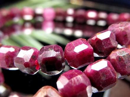 ルビー キューブカット 7月の誕生石 ルビーブレスレット