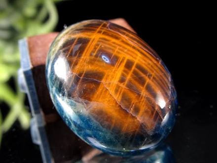 アウイナイト カボションタンブル 藍宝石 発光 カラーチェンジ