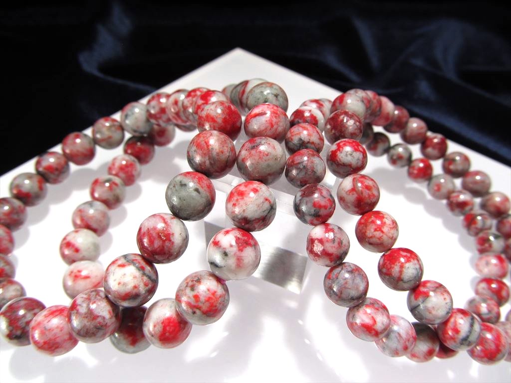 深紅の竜血 ドラゴンブラッド 斑点模様 不老不死の力を宿す石 グラム130円 独自の色味と神秘的な云われの石 レッドタイプ シナバークォーツブレスレット シナバークォーツブレスレット ペルー産
