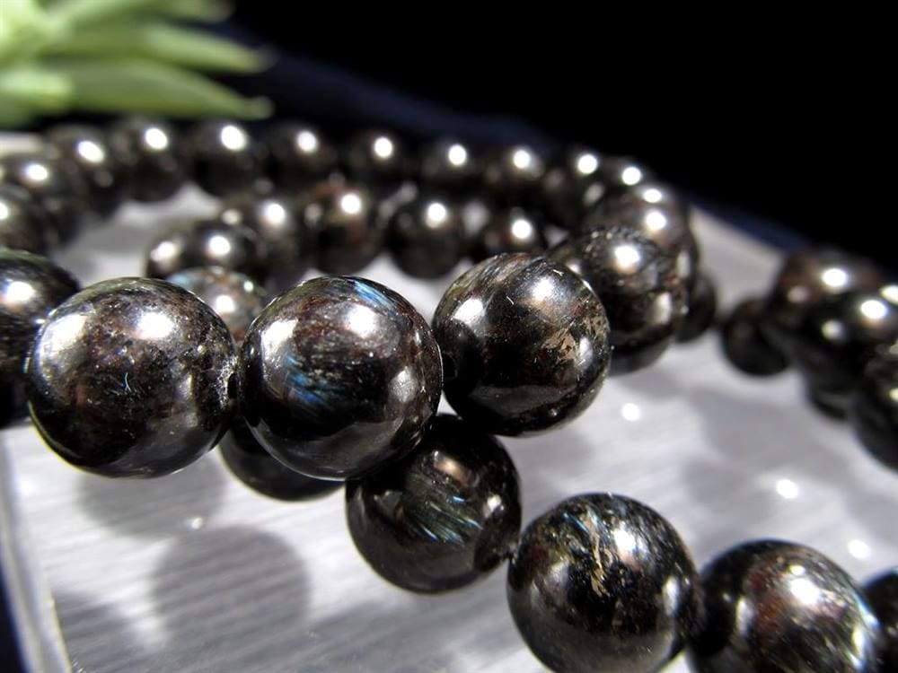 ヌーマイト ブレスレット ヌーミット グリーンランド産 角閃石片麻岩