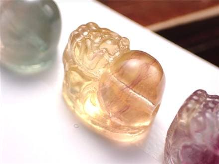 フローライト ヒキュウ 貔貅 彫刻 蛍石 天然石