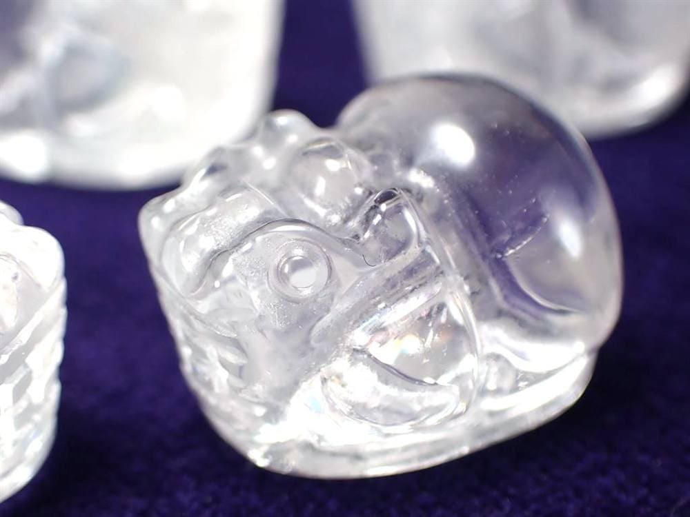 水晶 クォーツ クリスタル 貔貅 ヒキュウ 彫刻 お守り石