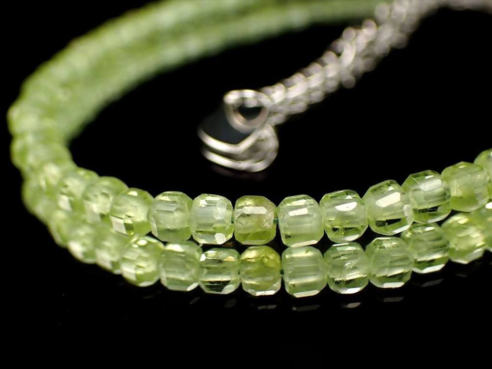 ペリドット ワイヤーブレスレット 8月の誕生石 ペリドットブレスレット アジャスター金具付き