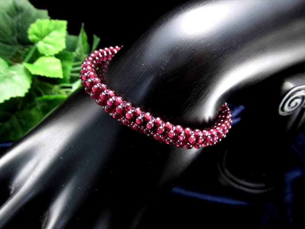 ガーネット ワイヤーブレスレット 1月の誕生石 柘榴石 マグネットクラスプ