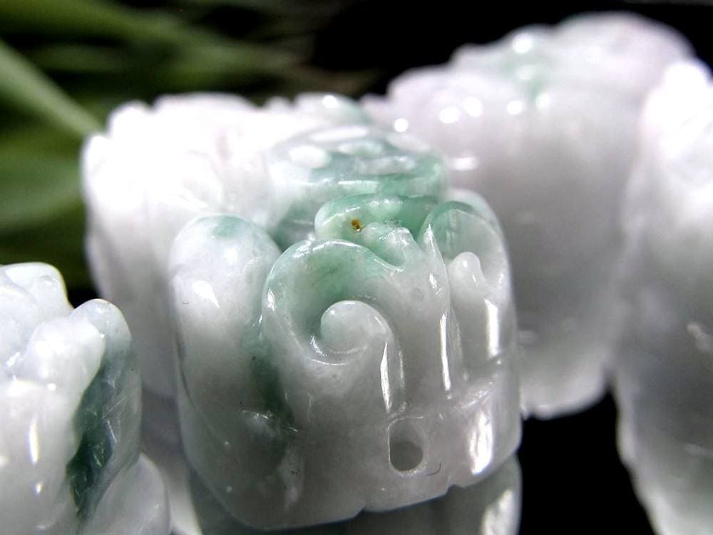 翡翠 ジェイド 貔貅 ヒキュウ 彫刻 お守り石