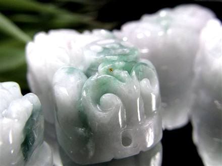 翡翠 ジェイド 貔貅 ヒキュウ 彫刻 お守り石