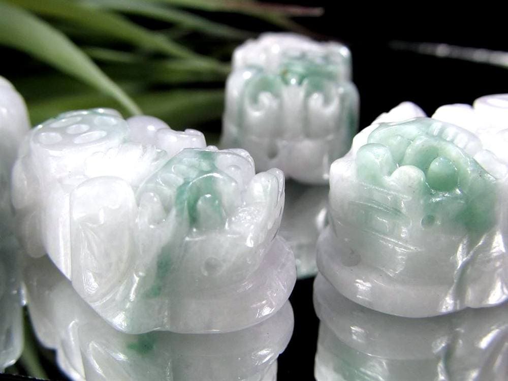 翡翠 ジェイド 貔貅 ヒキュウ 彫刻 お守り石