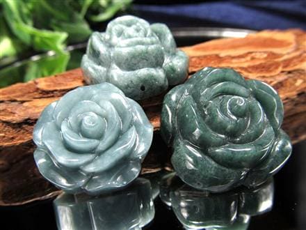 翡翠 ジェイド 薔薇 バラの花 彫刻 グアテマラ