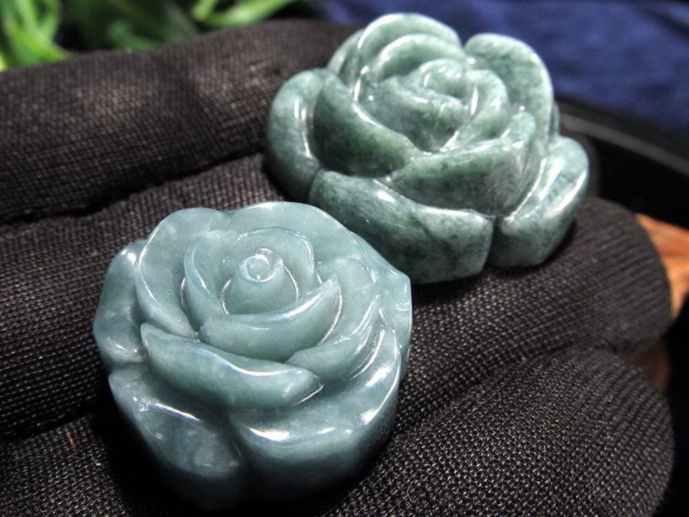 翡翠 ジェイド 薔薇 バラの花 彫刻 グアテマラ