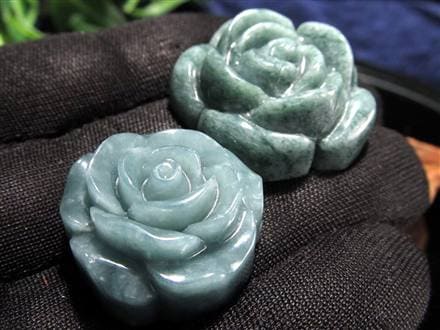 翡翠 ジェイド 薔薇 バラの花 彫刻 グアテマラ