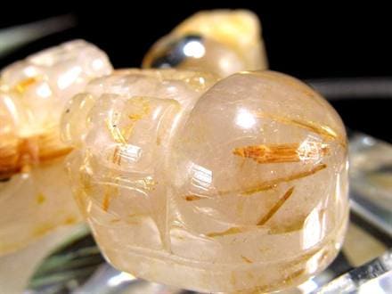 ゴールドルチルクォーツ 金針水晶 貔貅 ヒキュウ 彫刻 お守り石