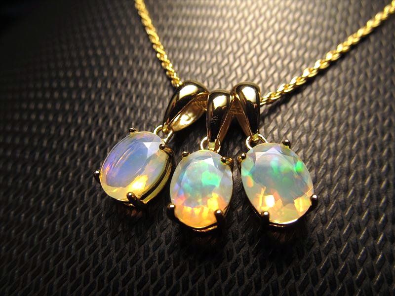 【高品質】プレシャスオパール ペンダントトップ 石の蔵 宝石質 プレシャスオパール ペンダントトップ メレダイヤ付き