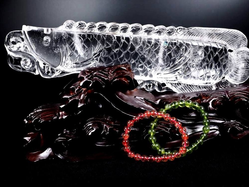 アロワナ 置物 水晶 龍魚 風水