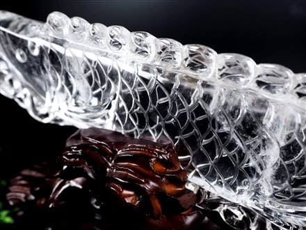アロワナ 置物 水晶 龍魚 風水