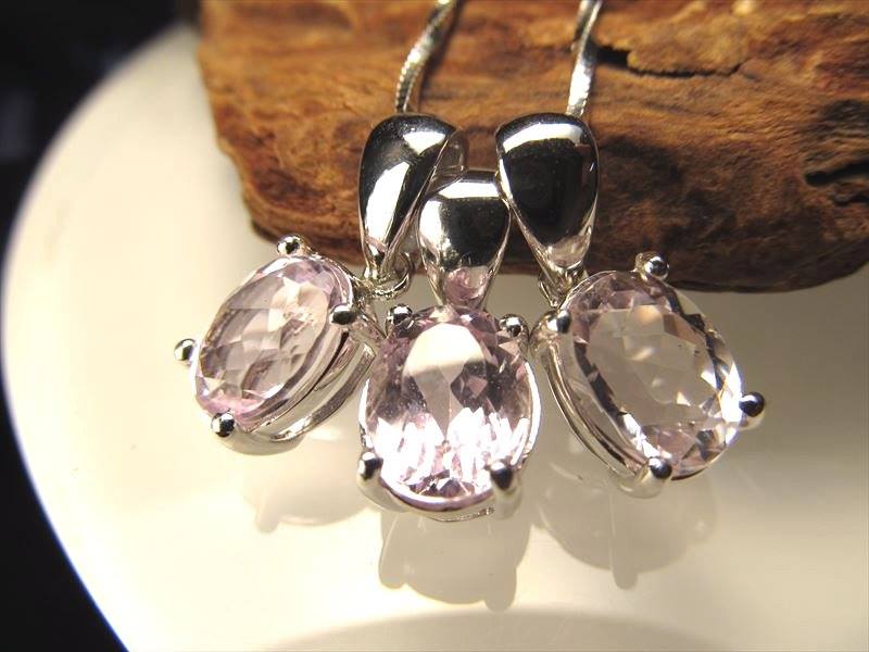 クンツァイトペンダントトップ