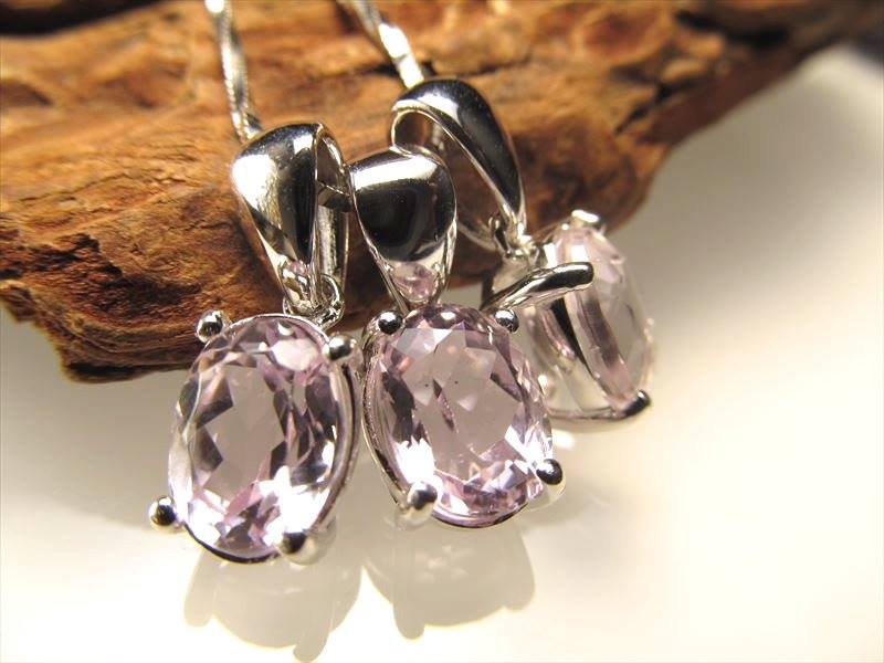 クンツァイトペンダントトップ