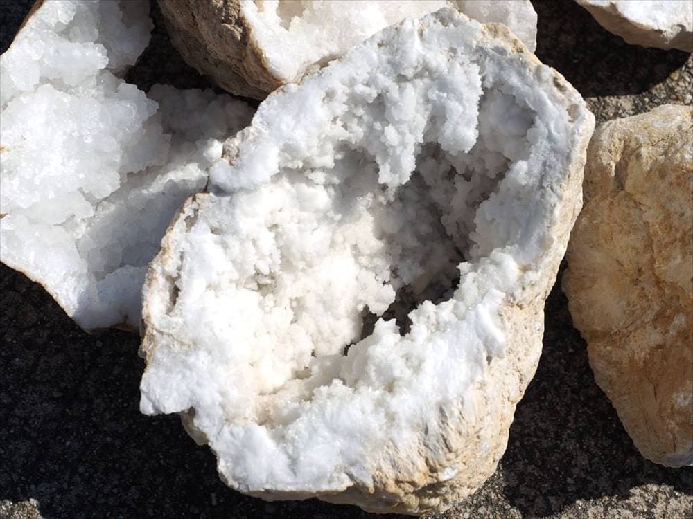 ジオード水晶クラスター