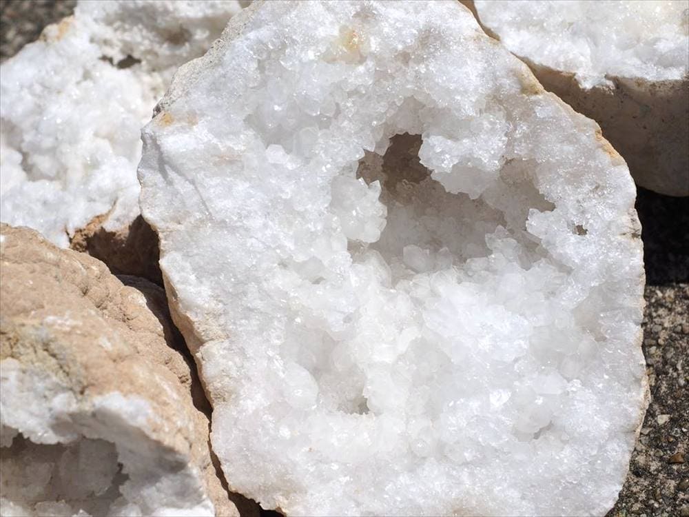 ジオード水晶クラスター