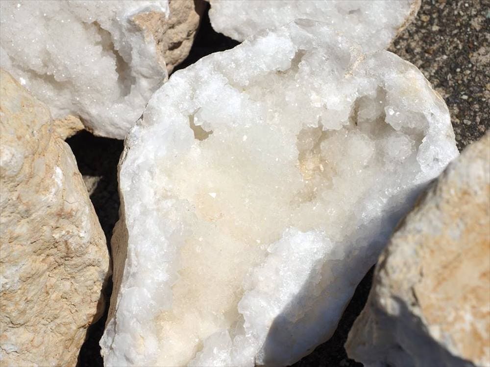 ジオード水晶クラスター