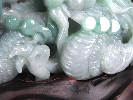 翡翠 ヒスイ 彫刻置物 龍 四爪龍