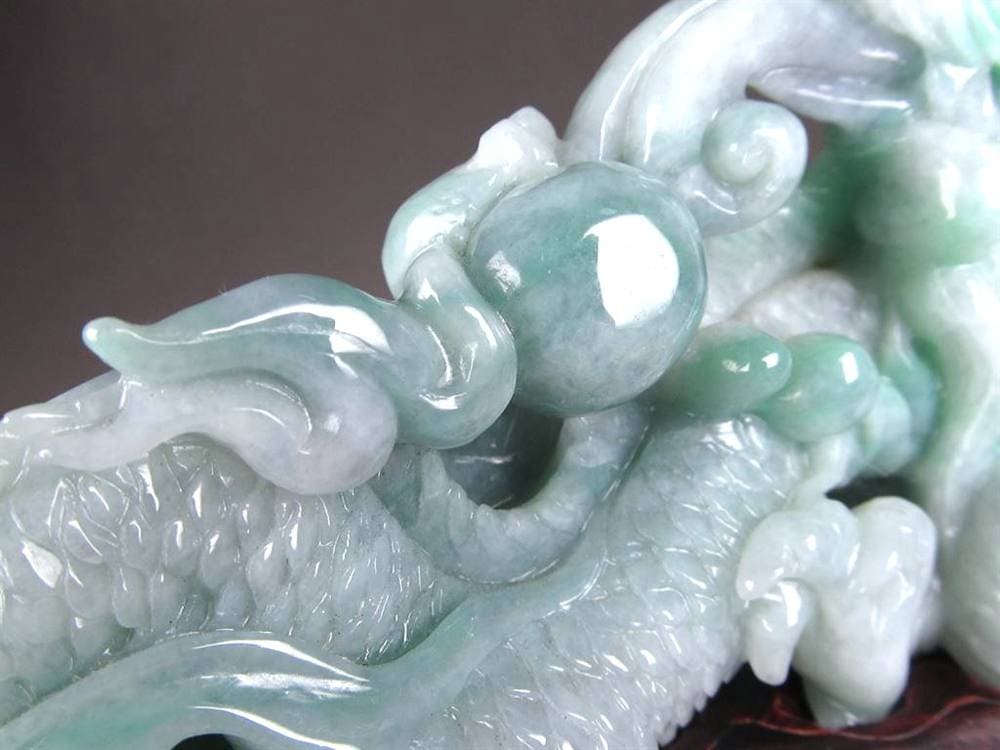 翡翠 ヒスイ 彫刻置物 龍 四爪龍