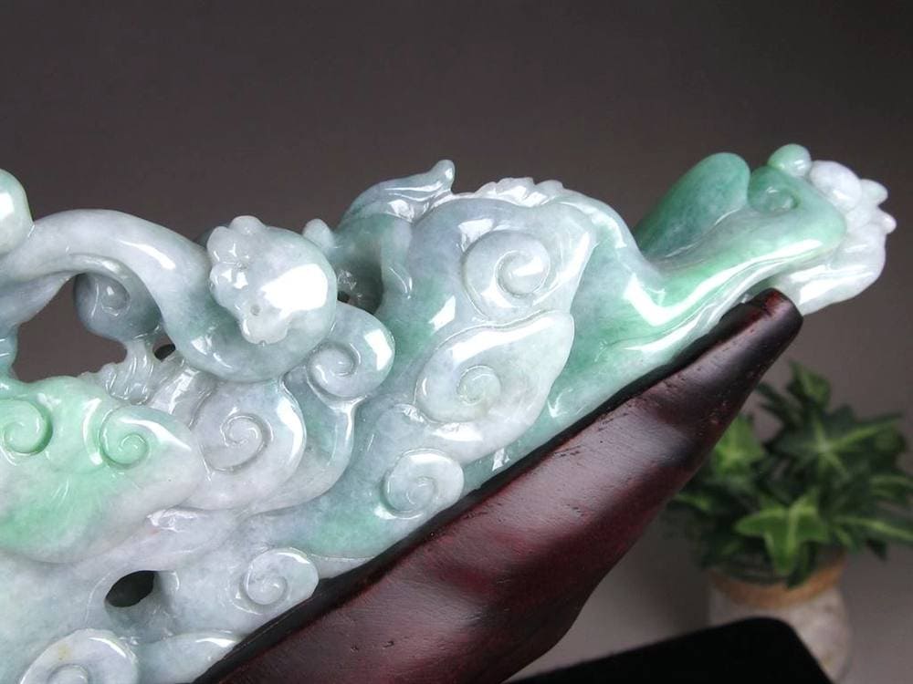 翡翠 ヒスイ 彫刻置物 龍 四爪龍