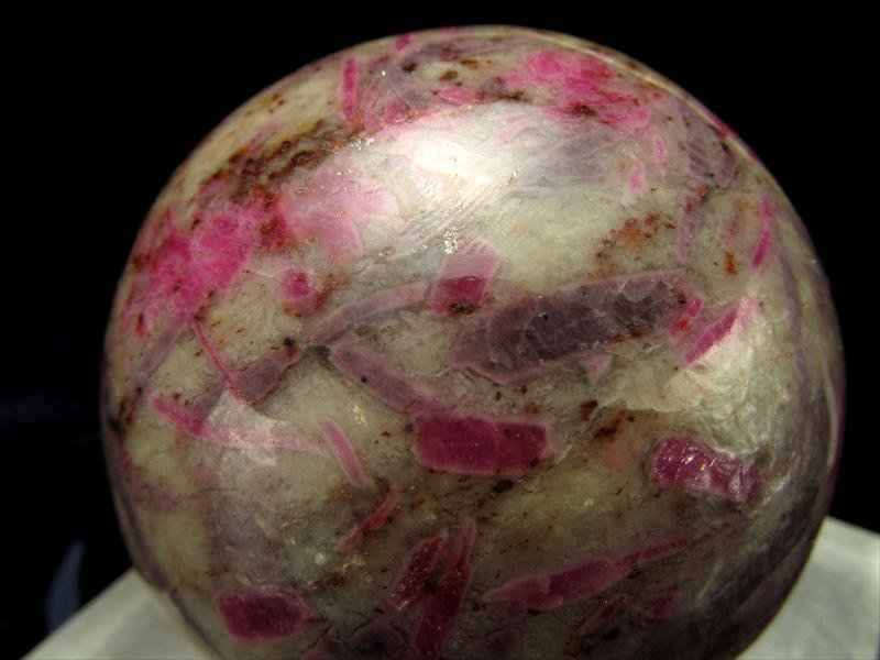 ルビーインフェルスパー