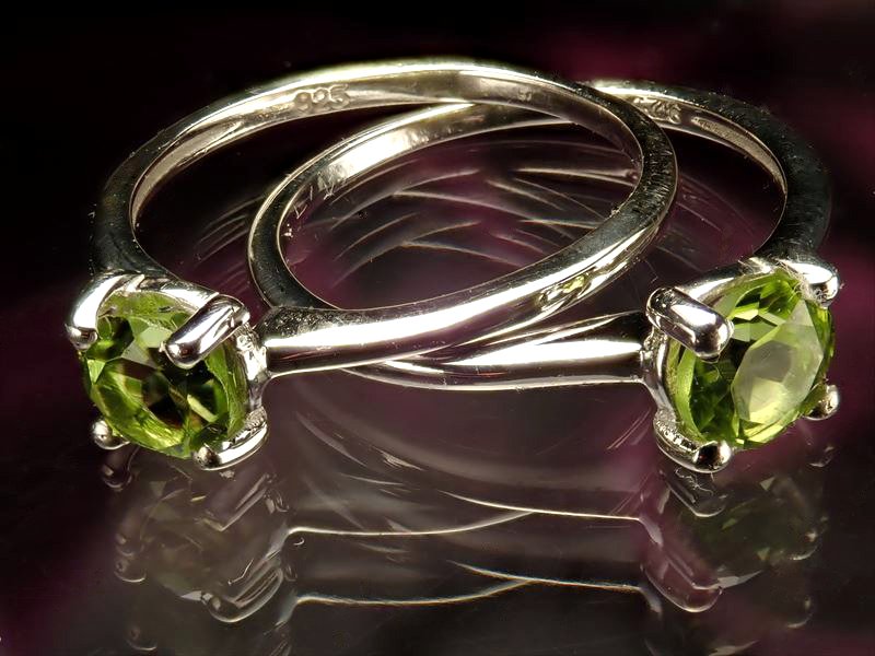 ペリドットリング