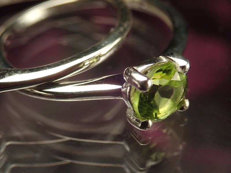 ペリドットリング