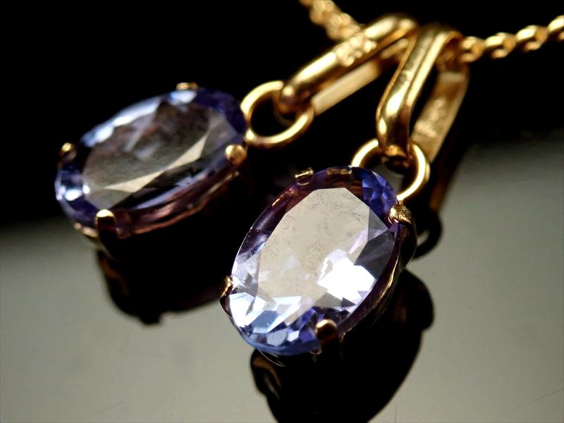 ペンダントトップ