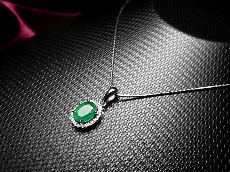 ペンダントトップ