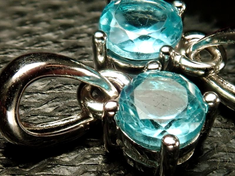 ペンダントトップ