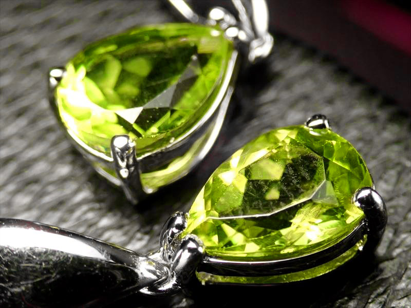 ペンダントトップ