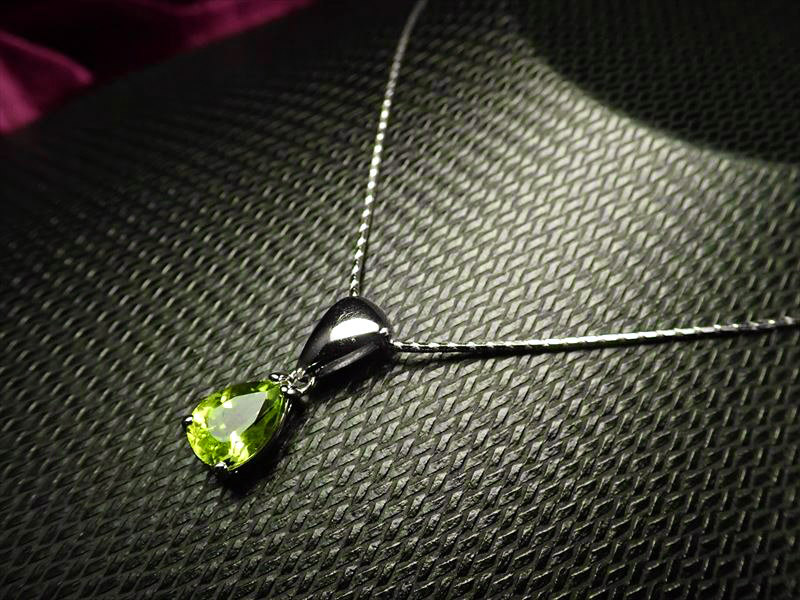 ペンダントトップ