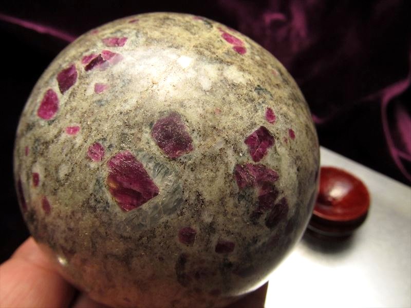 ルビーイングラナイト