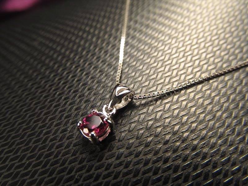 ロードライトガーネットラウンドカット