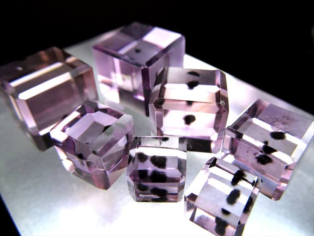 ロマネサイトインアメジスト