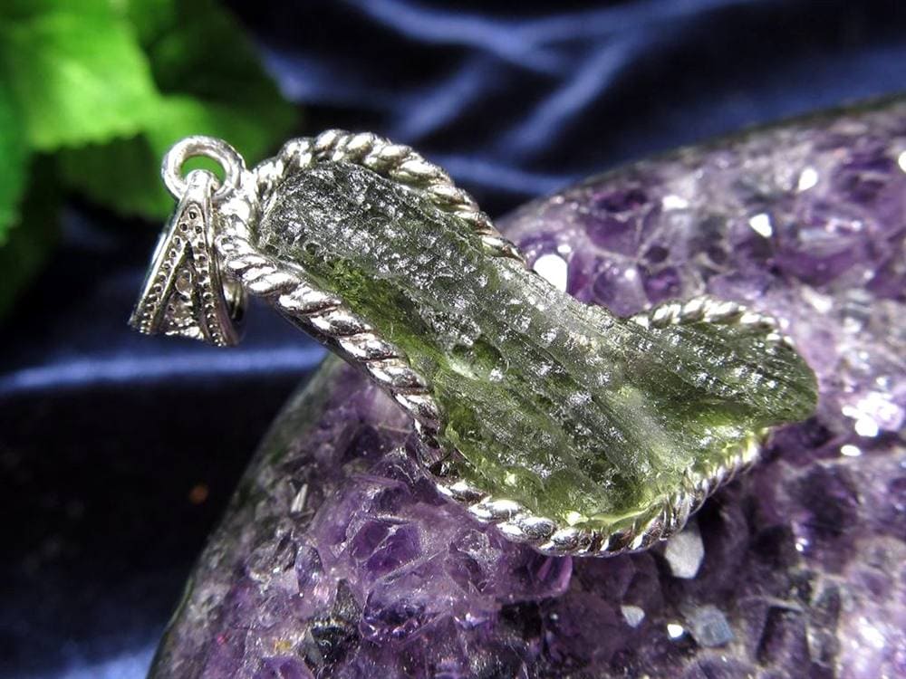 モルダバイト モルダウ石 テクタイト ペンダント アクセサリー