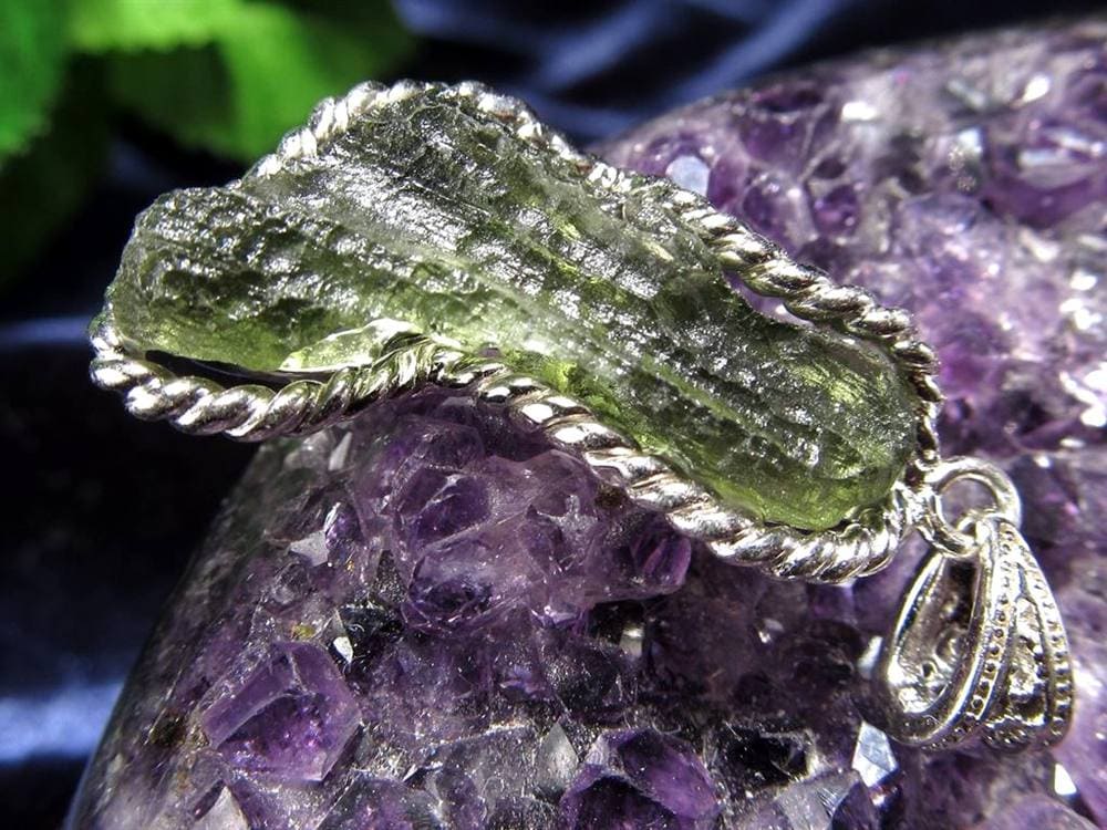 モルダバイト モルダウ石 テクタイト ペンダント アクセサリー