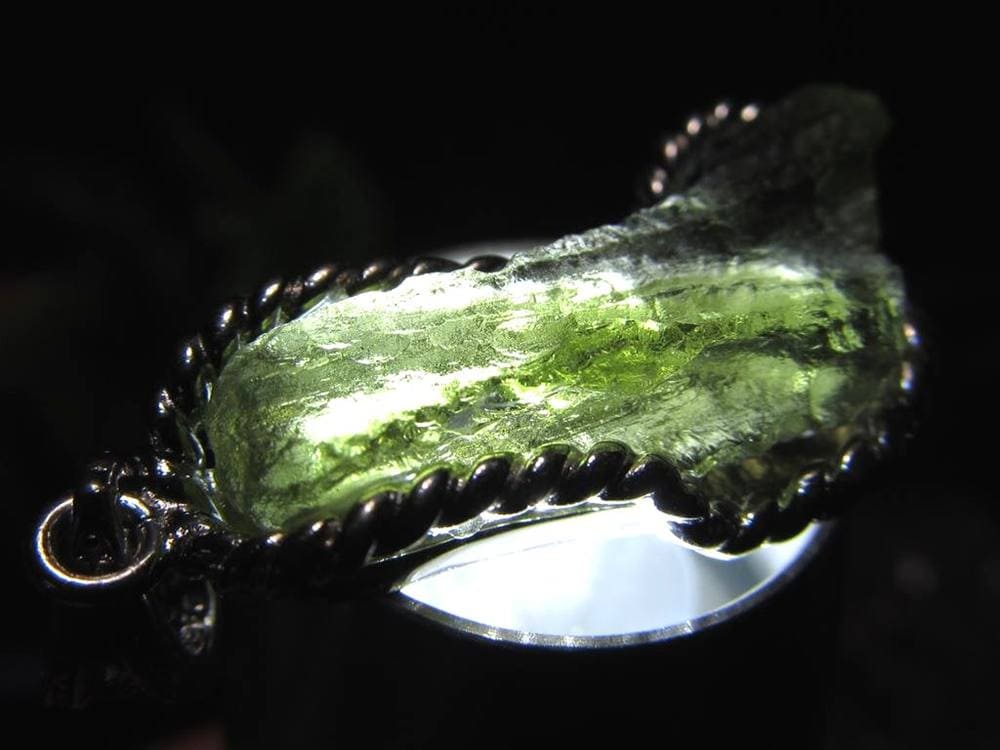 モルダバイト モルダウ石 テクタイト ペンダント アクセサリー